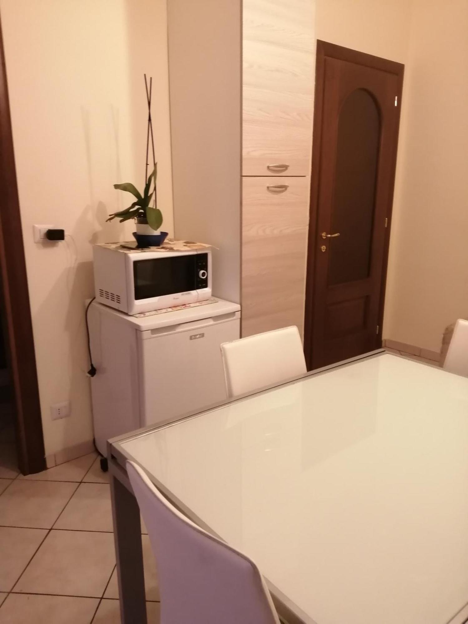 La Casa Di Fiore Apartment Asti Bagian luar foto